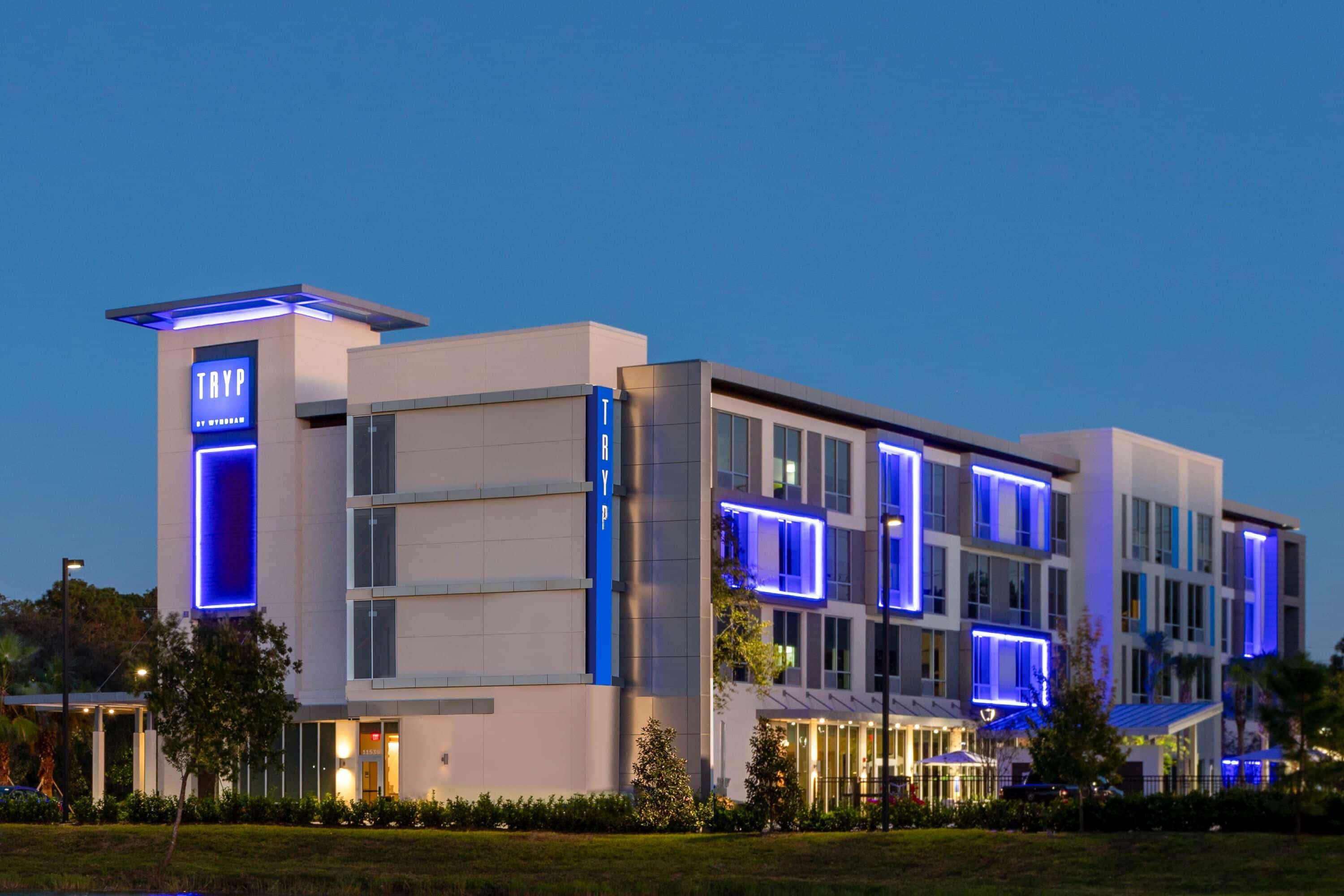 Tryp By Wyndham Orlando Hotel Williamsburg Exterior foto