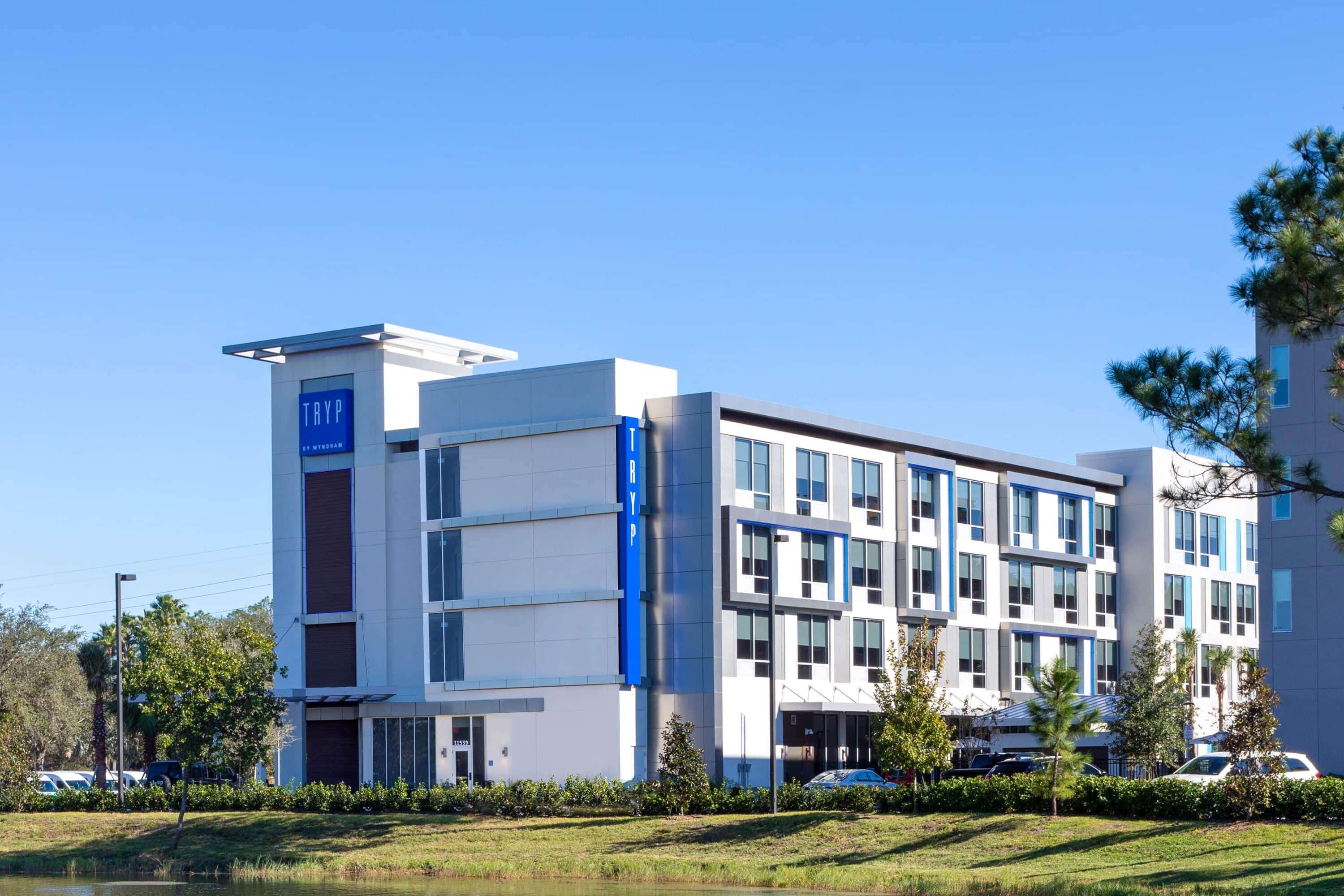 Tryp By Wyndham Orlando Hotel Williamsburg Exterior foto