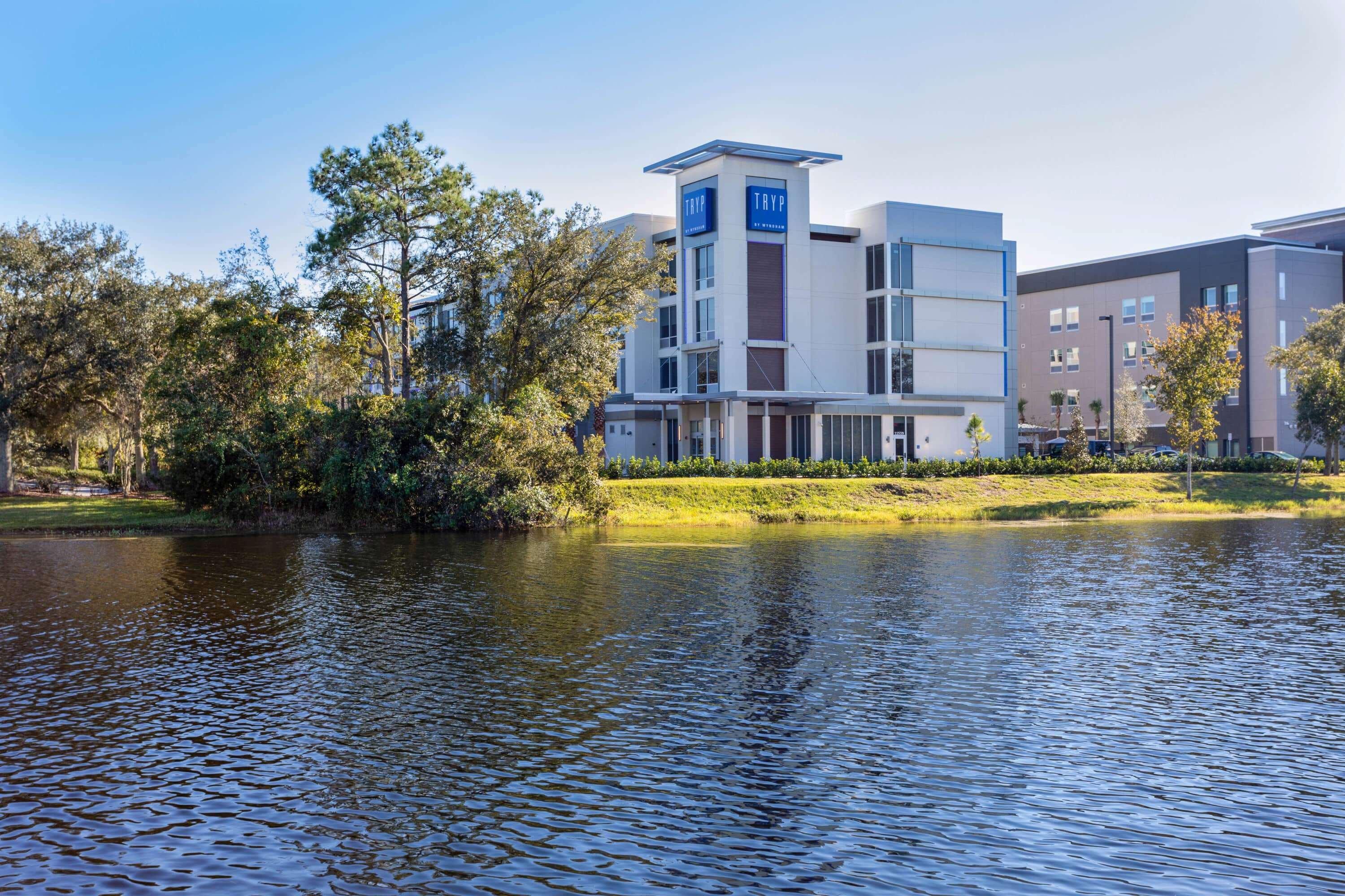 Tryp By Wyndham Orlando Hotel Williamsburg Exterior foto